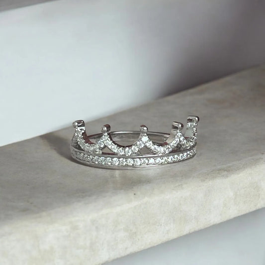 queen silver ring