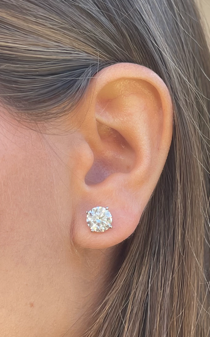 DIVINE FEMININE - Round 4.02 CT