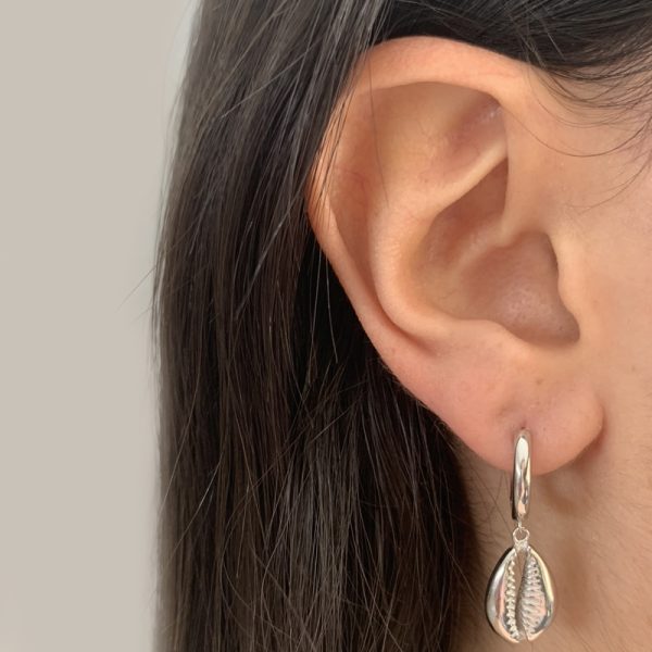 זוג עגילי כסף חישוק צדף