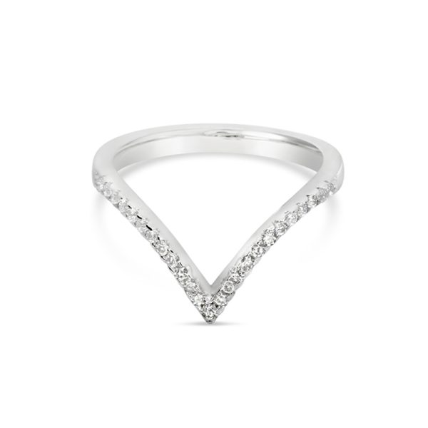 טבעת כסף וי משובץ