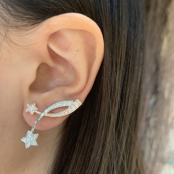 זוג עגילי כוכבים מנוגדים בשילוב כסף ורוזגולד